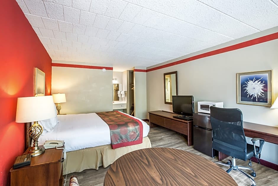 Red Carpet Inn and Suites Hazleton PA