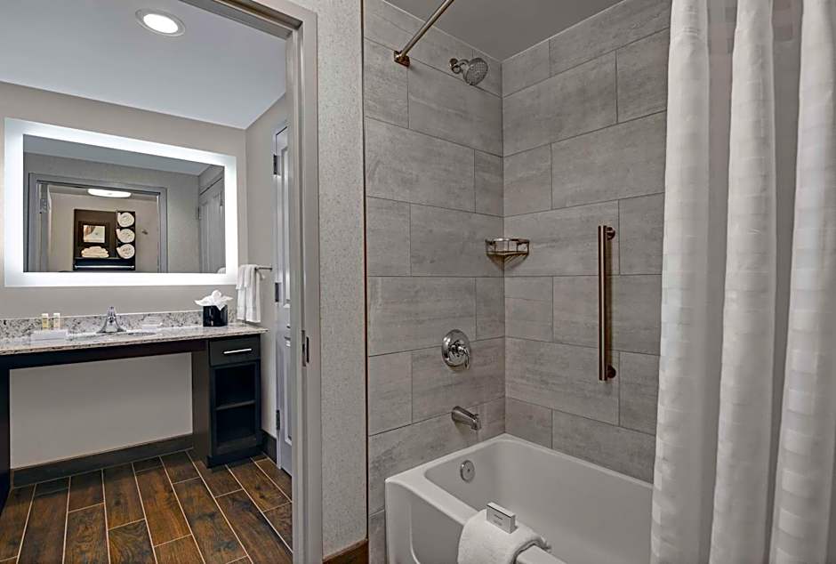 Homewood Suites by Hilton Edison Woodbridge, NJ