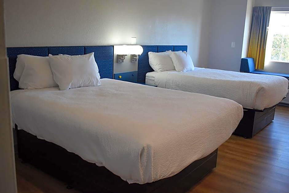 Microtel Inn & Suites by Wyndham Stockbridge/Atlanta I-75