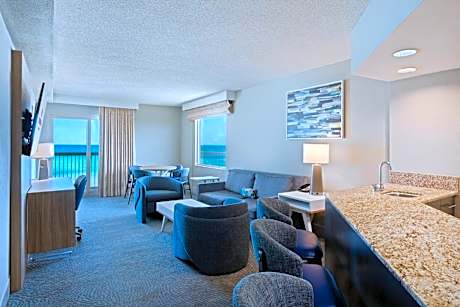 1 Bedroom Suite Oceanfront Kitchen Area