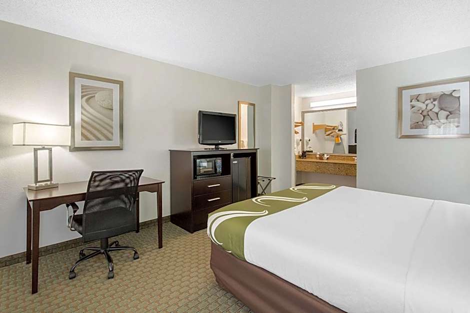 Quality Inn Clute Freeport