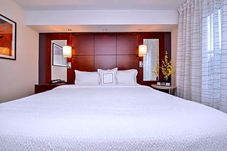 Executive King Room with Sofa Bed