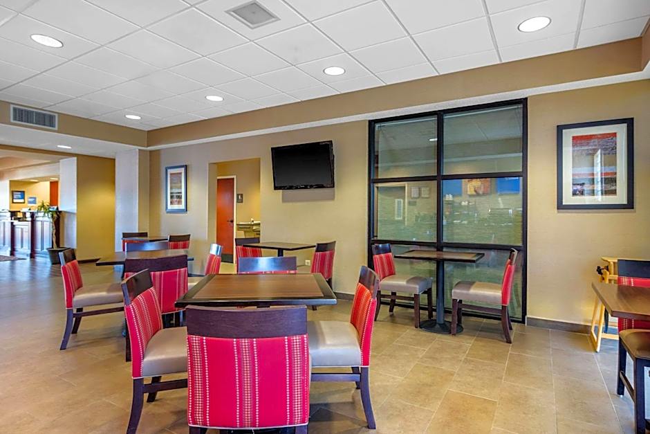 Comfort Inn & Suites LaGrange East