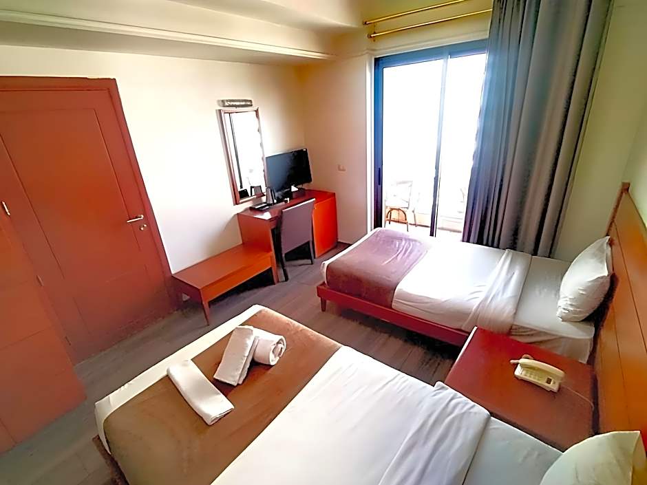 Ceasars Park Hotel