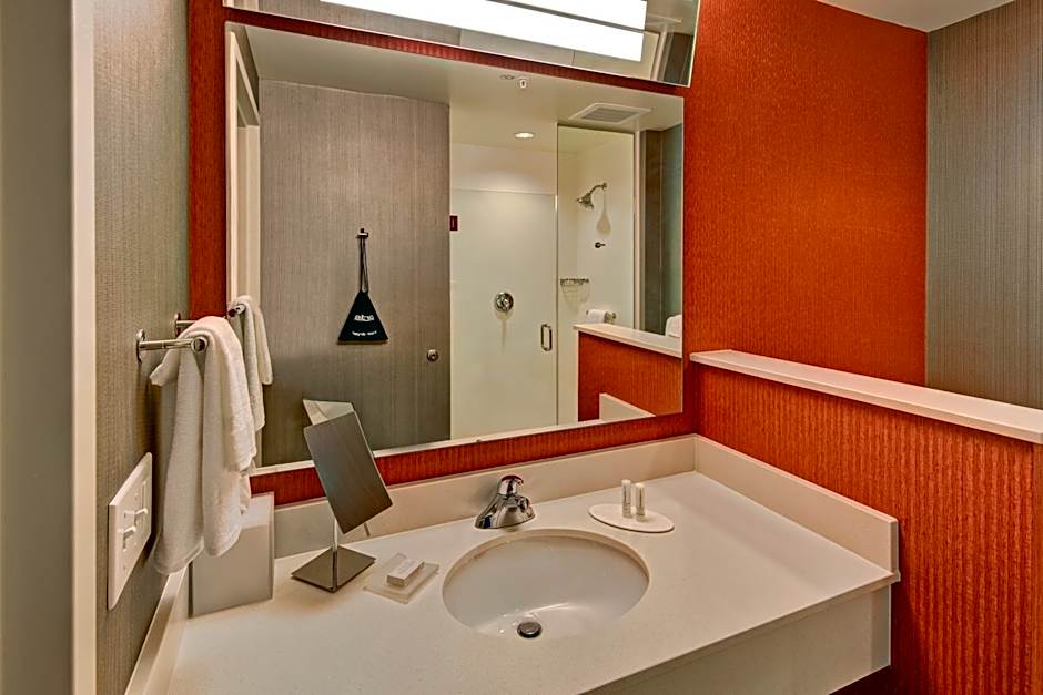 Courtyard by Marriott Westbury Long Island