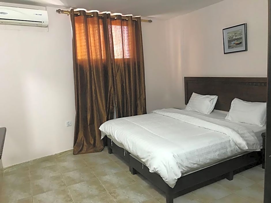 Al Fawanes Hotel Apartments
