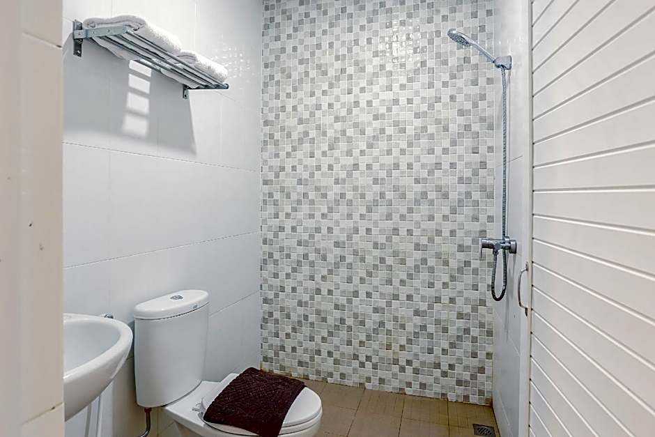 RedDoorz Plus @ Cemara Asri Medan