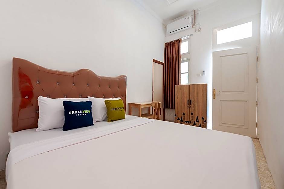 Urbanview Hotel De Breeze Kemang Jakarta by RedDoorz