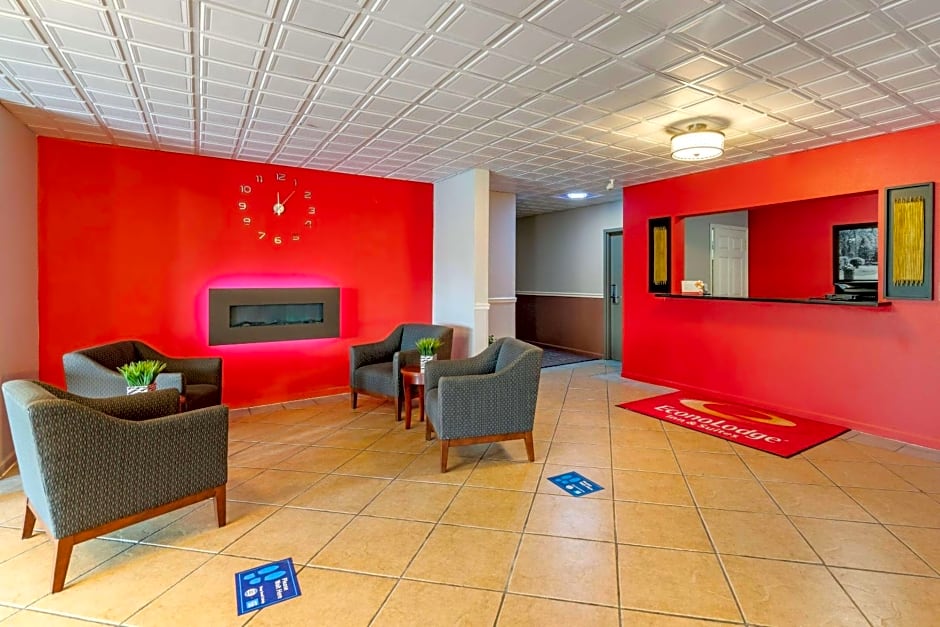 Econo Lodge Inn & Suites Granite City