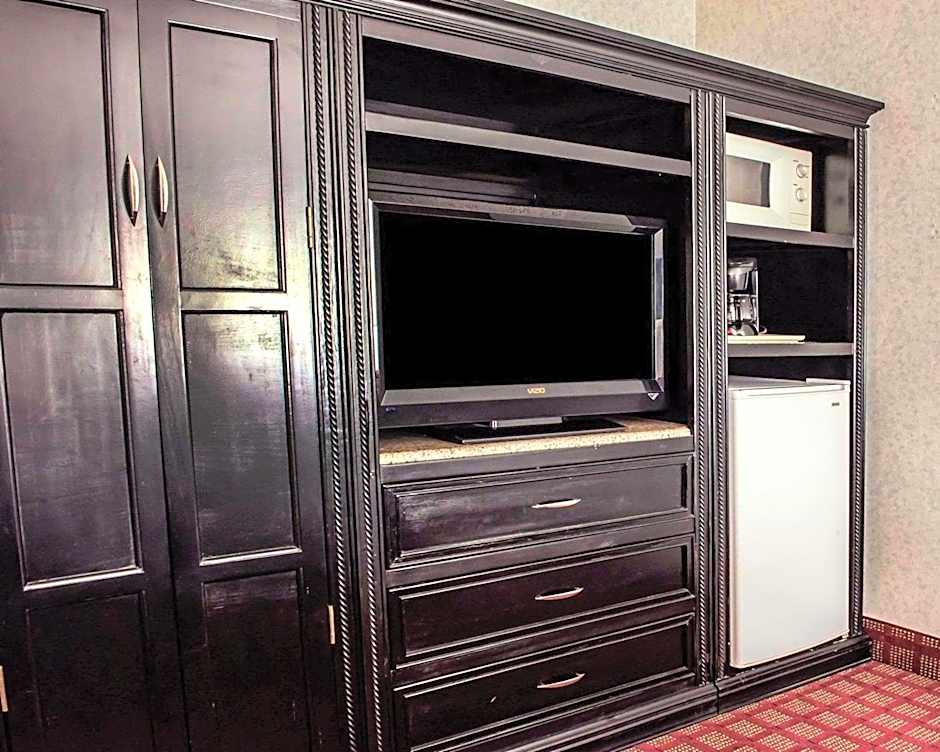 Quality Inn & Suites Gibsonia - Pittsburgh North