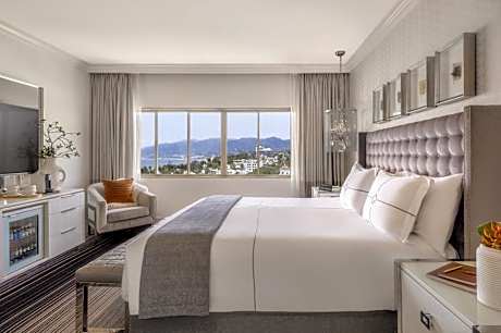Premier King Room with Ocean View