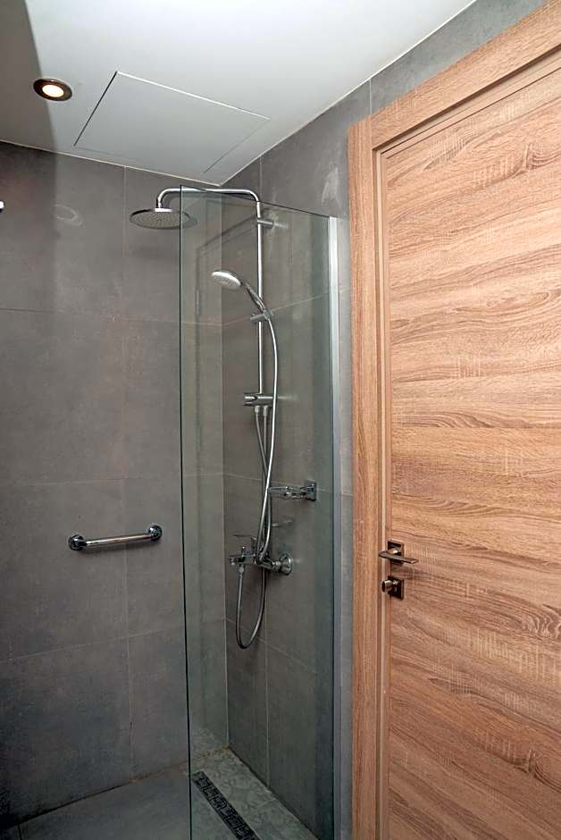 Liv Weibdeh Hotel Suites