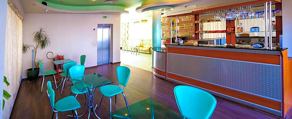 Dionis Hotel