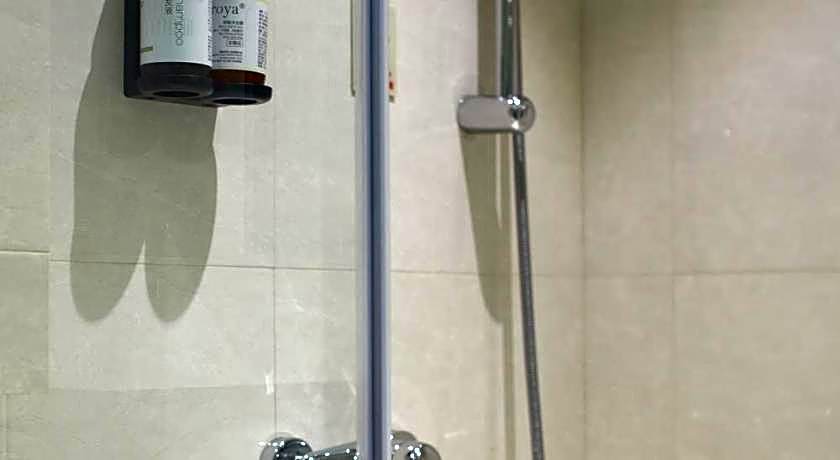 Ole Tai Sam Un Hotel