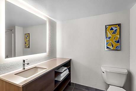 Queen Suite with Two Queen Beds - Non-Smoking