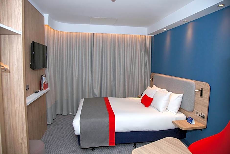 Holiday Inn Express Cardiff Bay By IHG