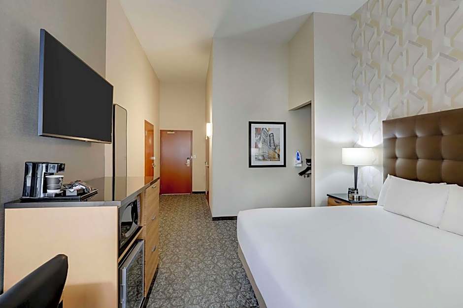 Drury Inn & Suites Birmingham Lakeshore Drive