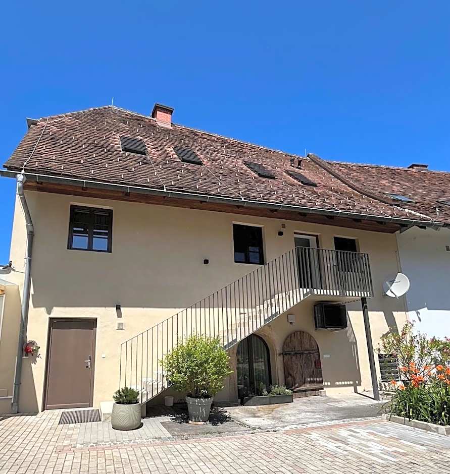 Kaiser von Österreich, Historik- und Thermalhotel