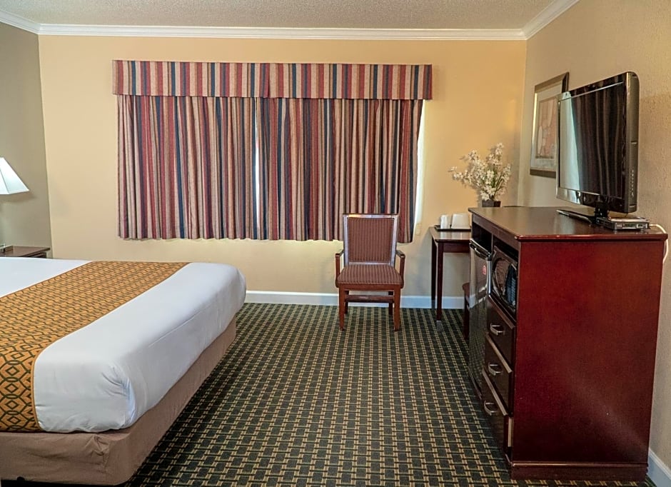 Sea Breeze Inn - San Simeon