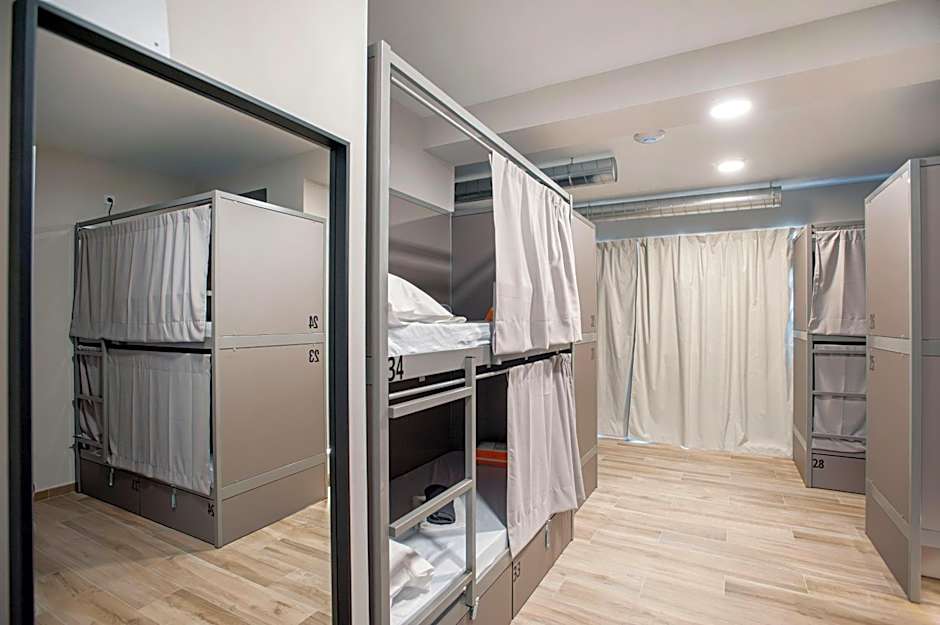 Hostel Dos Estaciones - FREE towels, coffee & tea, remote check-in