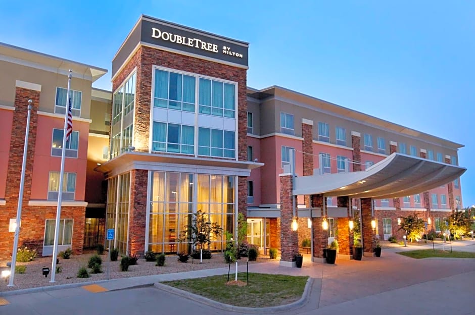 DoubleTree by Hilton West Fargo Sanford Medical Center Area