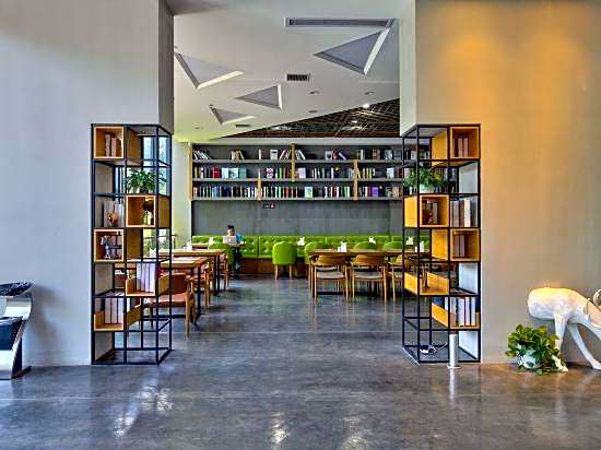 Park Yu Hotel (Ningbo University Qingshuipu Metro Station)