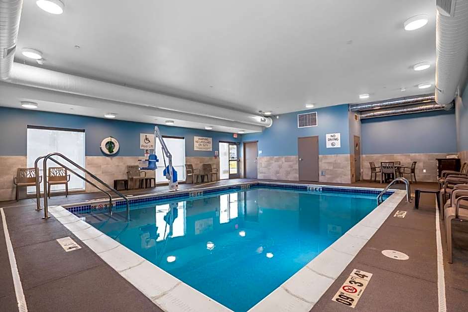 Holiday Inn Express & Suites Cedar Rapids NW - Marion By IHG