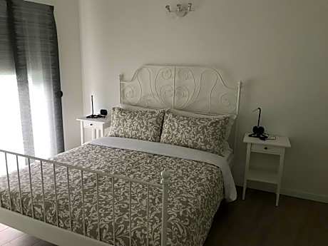 Apartment with Garden View