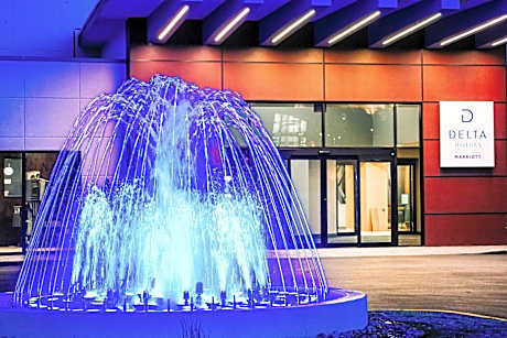 Delta Hotels by Marriott Cincinnati Sharonville