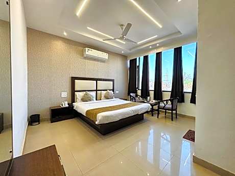Hotel The Benz
