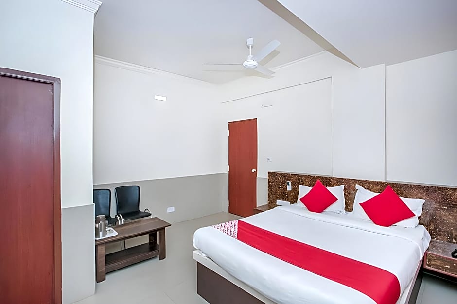 Super Hotel O NAR Comforts Near KSR Railway station