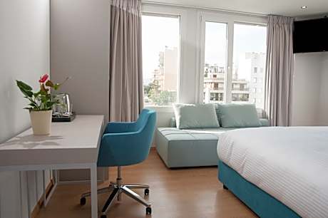 Triple Deluxe Acropolis View