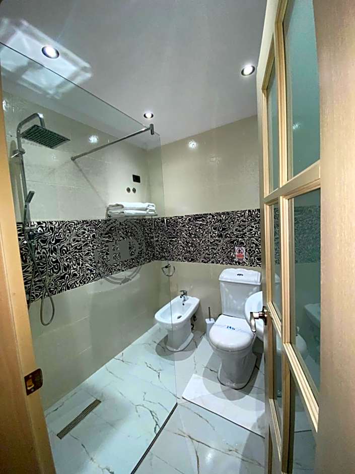 Hotel Deluxe