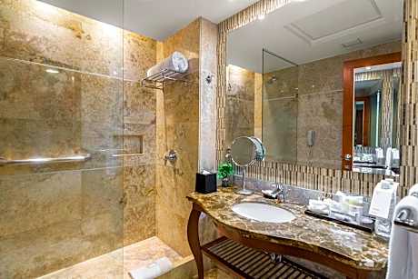 Deluxe, 2 Double Beds, Renovated, High Floor