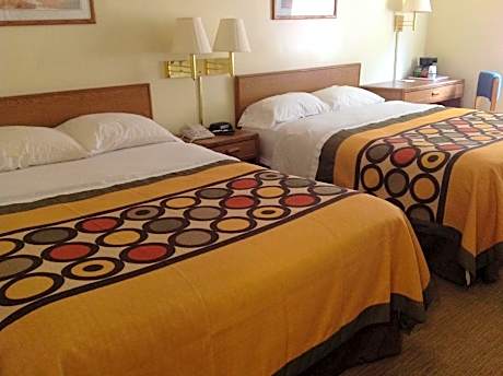 Queen Room with Two Queen Beds - Smoking