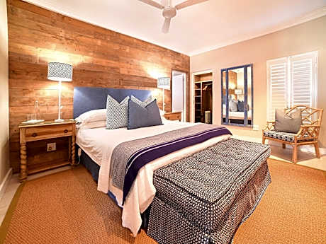 Luxury King Bed Sea View