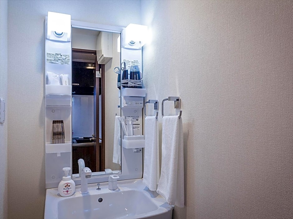 Kariyushi COndominium Resort Naha Living Inn Asahibashiekimae Annex and Premier