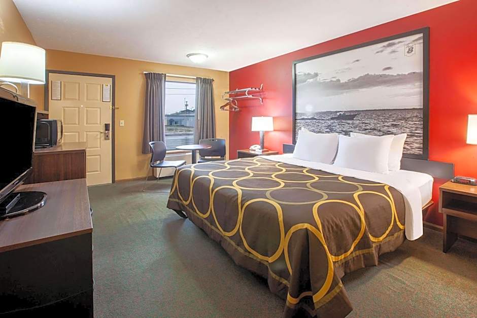Super 8 by Wyndham Sandusky