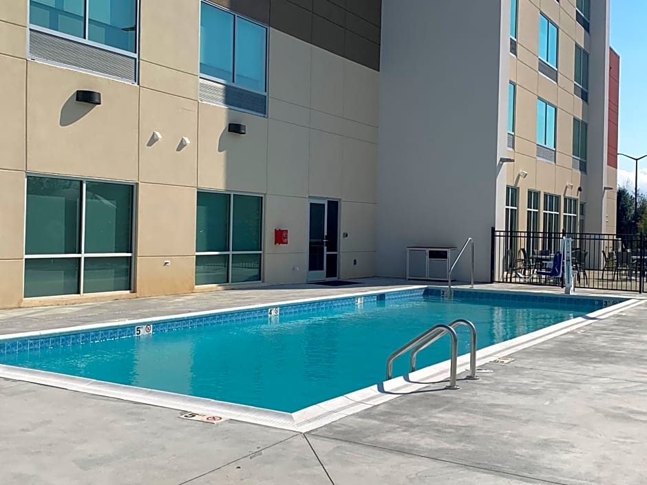 Holiday Inn Express And Suites Marion By IHG