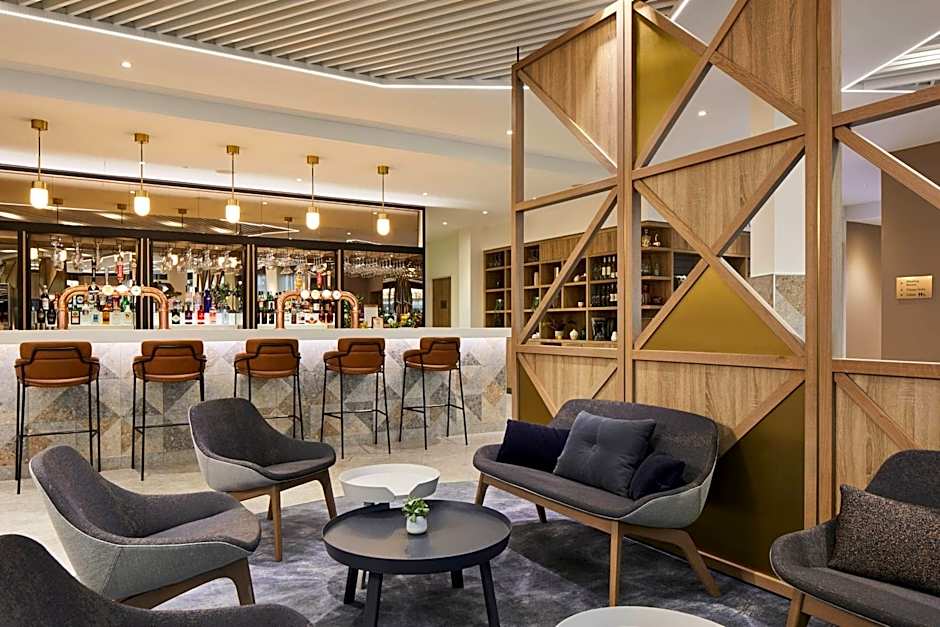 Courtyard By Marriott London City Airport