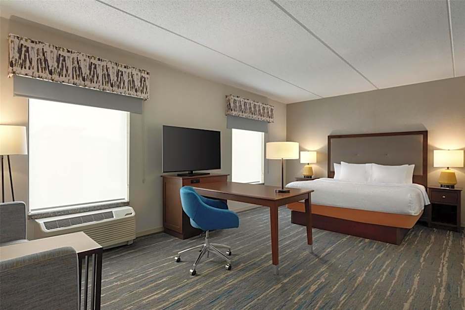 Hampton Inn By Hilton & Suites Pittsburgh/Harmarville