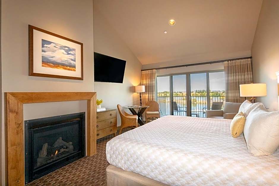 The Lodge at Columbia Point