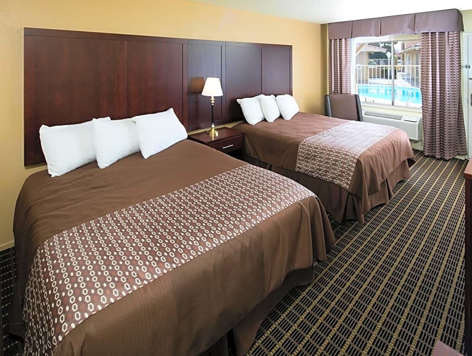 Red Lion Inn & Suites Redding