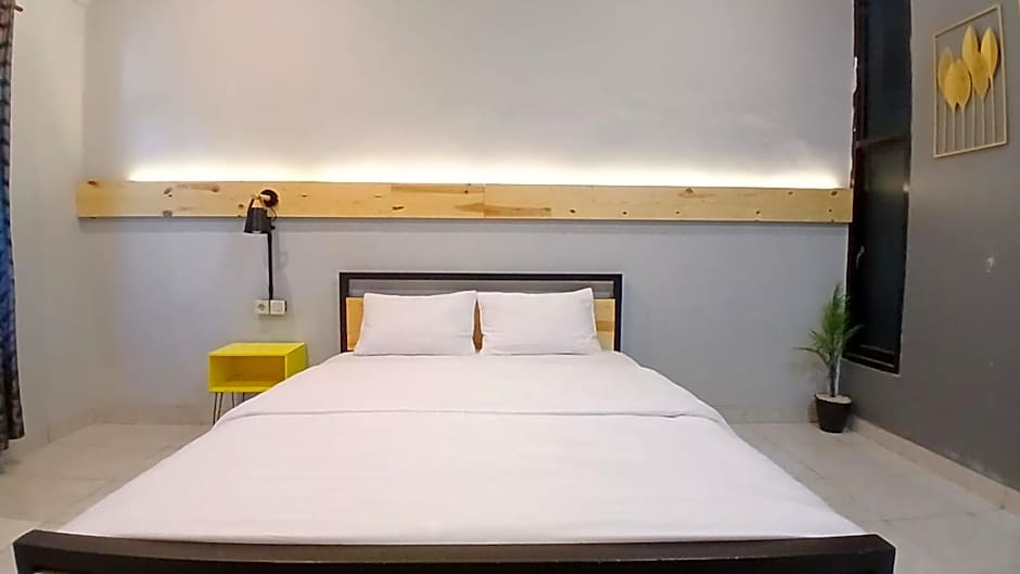 Kenewae Living Near Alun-alun Wonosari Mitra RedDoorz