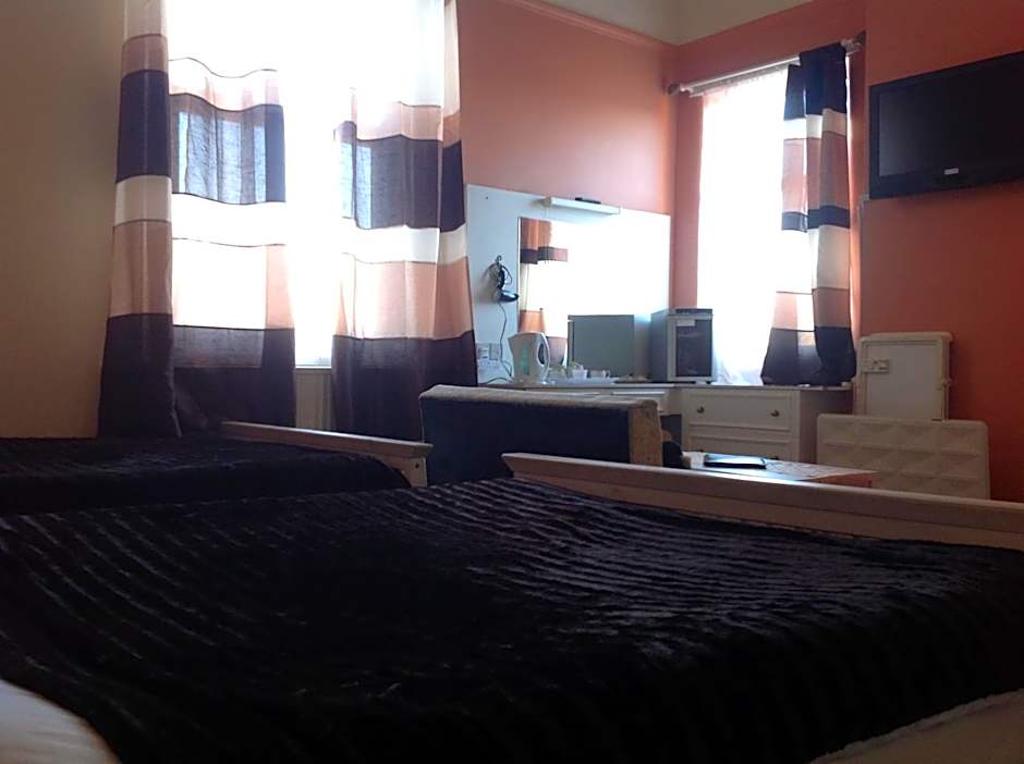 Balmoral Lodge Hotel