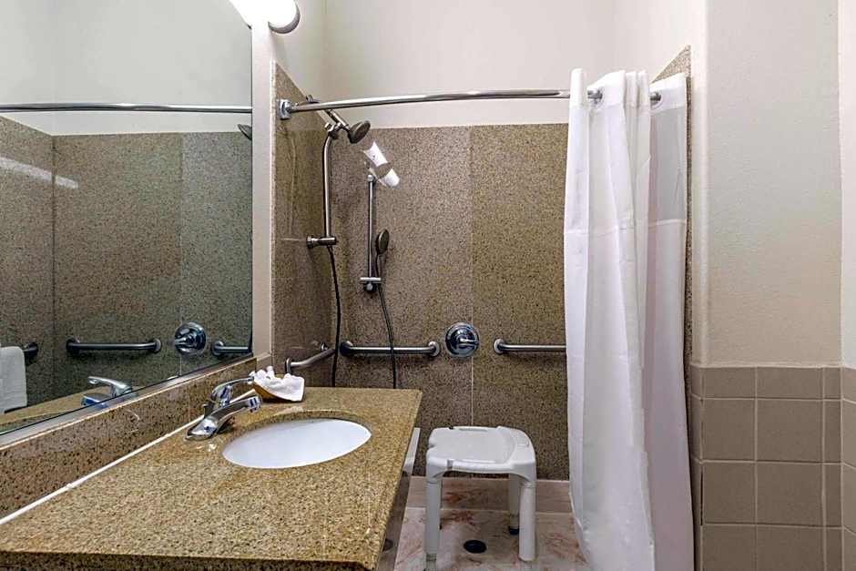 Baymont by Wyndham Galveston