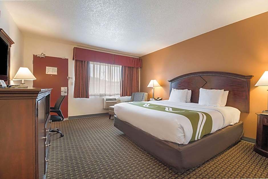 Quality Inn & Suites Airport Convention Center – Portland, OR