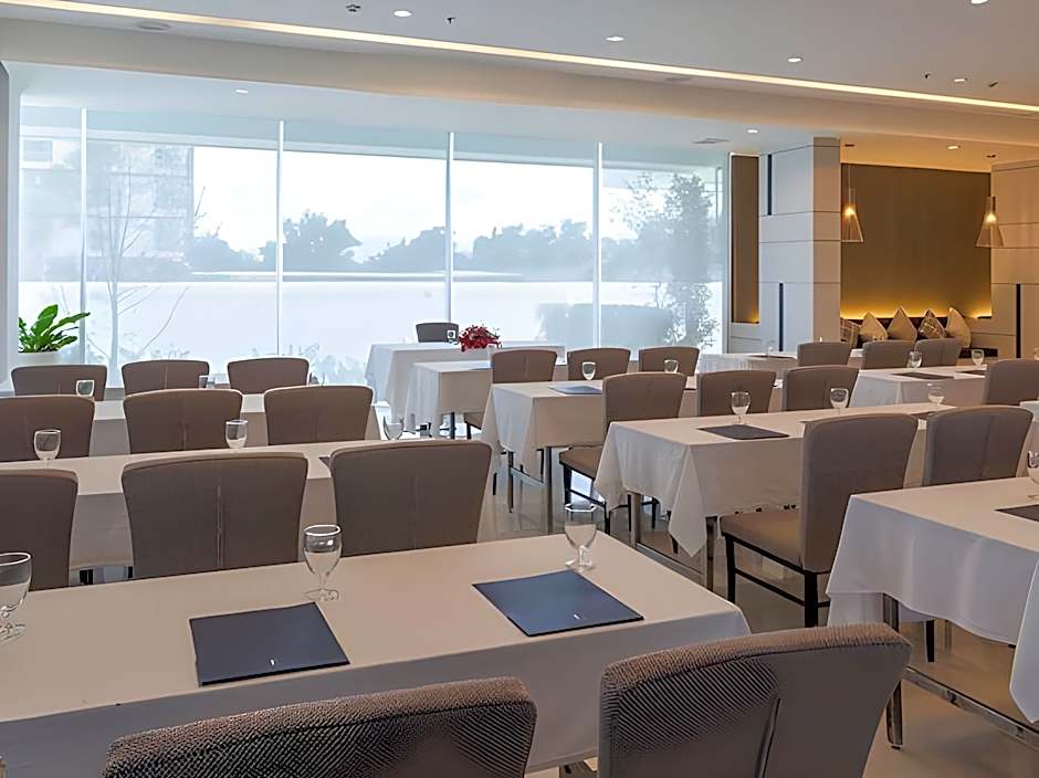 Kantary Hotel and Serviced Apartments Amata Bangpakong 