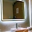 Guangzhou Longxiang Wisdom Hotel (Gangding Subway Station)