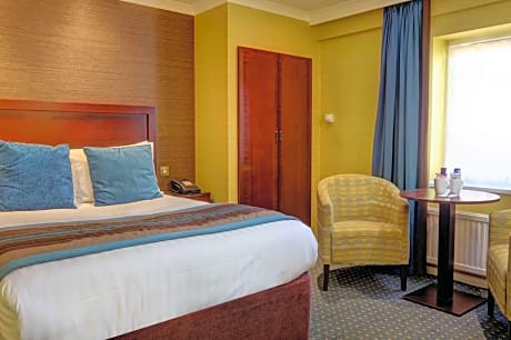 Small Single Room with Double Bed - Non-Smoking